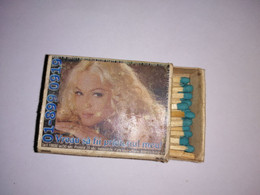 Romania Old Matchbox - Sexy Woman - Zündholzschachteln