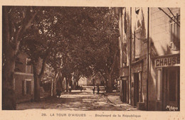 CPA 84  LA TOUR D'AIGUES BOULEVARD DE LA REPUBLIQUE - La Tour D'Aigues