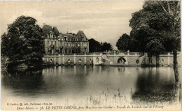 CPA Deux Chevres - Le Petit Chene Pres MAZIERES En Gatine - Facade Du (472476) - Mazieres En Gatine