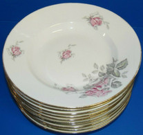 10 ASSIETTES PORCELAINE Demi Creuses 1950 à Décor De ROSES Rose Dorure Estompée CUISINE COLLECTION DECO VITRINE - Limoges (FRA)