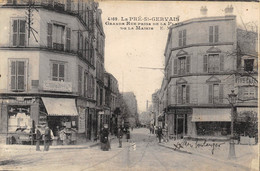 CPA 93 LE PRE ST GERVAIS GRANDE RUE PRISE DE LA PLACE DE LA MAIRIE - Le Pre Saint Gervais