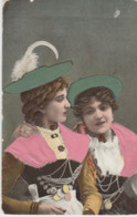 2 Jeunes Femmes Allemandes En Costume Bavarois  (ca Gaufrée) - Costumes