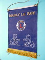 MARLY LE ROY ( France ) > LIONS International ( Ancien / Old > FANION > Wimpel > Pennant ) - Otros & Sin Clasificación