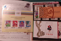 MACAU - 1992 YEAR BOOK WITH ALL STAMPS + S\S, BOOKLET CAT$140 EUROS +++ - Komplette Jahrgänge