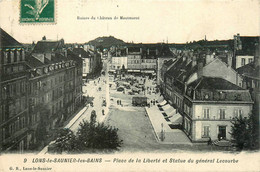 Lons Le Saunier Les Bains * La Place De La Liberté Et Statue Générale Lecourbe * Marché Foire - Lons Le Saunier