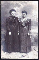 VIEILLE PHOTO MONTEE SURREALISME - DEUX FEMMES RICHES - MODE - Rich Ladies - FORMAT CPA - Antiche (ante 1900)
