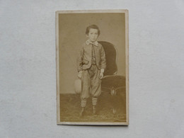 PHOTO ANCIENNE - FORMAT CARTE DE VISITE : Portrait  D'un ENFANT -   QUINET  Paris - Anciennes (Av. 1900)