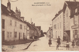 Dampierre  39  La Rue Principale  Tres Animée -La Poste Et  Boulangerie - Dampierre