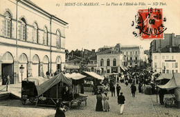 Mont De Marsan * La Place De L'hôtel De Ville * Marché Foire Marchands * Pharmacie Normale - Mont De Marsan