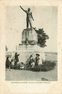 St Sever Sur L'adour * La Statue Du Général Lamarque * Villageois - Saint Sever