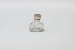 Miniature Parfum Ou Eau De Toilette En Verre Sans Marque - Miniaturas (frascos Vacios)