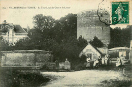 Villeneuve Sur Yonne * La Tour Louis Le Gros Et Le Lavoir * Route Et Pont - Villeneuve-sur-Yonne