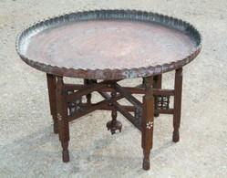 BELLE & ANCIENNE TABLE A THE AFRIQUE Du NORD Fin XIXe Pieds Bois PLATEAU CUIVRE Etamé Gravé - Altri & Non Classificati