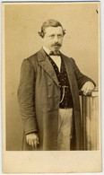 CDV Circa 1865. Portrait D'un Homme Par Delton à Paris. - Alte (vor 1900)