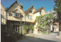 CHEYNEY COURT, WINCHESTER CATHEDRAL, WINCHESTER. USED POSTCARD Pv2 - Winchester