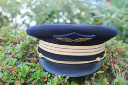 Casquette De Capitaine De L'Armée De L'Air - Casques & Coiffures