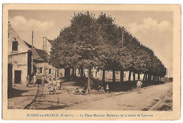 ROISSY EN FRANCE - La Place Maurice Berteaux Et La Route De Louvres - Roissy En France