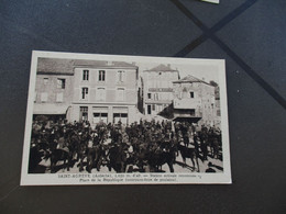 CPA 07 Ardèche Saint Agrève Place  De La République Concours Foire De Poulains - Saint Agrève