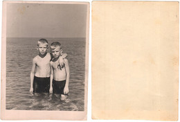 1960 Original 12x9 Private Photo Pin Up Beach Boy Teenager Children Child Pants Russia USSR (4293) - Pin-up