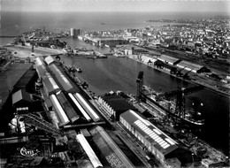 St Nazaire * Vue Aérienne Sur Le Port Et Les Chantiers - Saint Nazaire