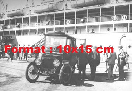 Reproduction Photographie Ancienne D'hommes Descendant D'une Automobile Daimler Près D'un Paquebot Cape Town 1910 - Repro's