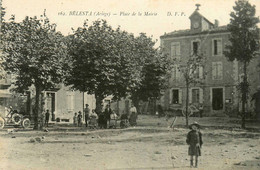 Bélesta * La Place De La Mairie * Villageois * Automobile Voiture Ancienne - Andere & Zonder Classificatie