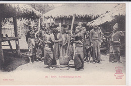 LAOS, Le Décortiquage Du Riz, Très Animée - Laos