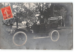 CPA Carte Photo Une Voiture - Taxis & Fiacres