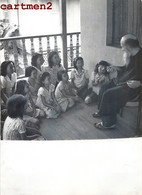 PHOTOGRAPHIE ANCIENNE : " ENQUETE PERIL JAUNE " UN MISSIONNAIRE FAIT LA CLASSE AUX PETITS CHINOIS CHINESE SCHOOL CHINAAA - Chine