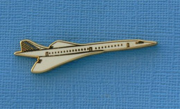 1 PIN'S //  ** LE CONCORDE / AIR FRANCE / AVION DE LIGNE SUPERSONIQUE ** . (LOGO ALCARA) - Avions