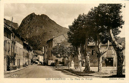 Les Cabannes * La Place Du Foirail * Rue - Autres & Non Classés