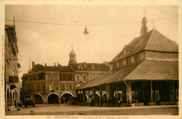 Montréjeau * La Halle Et Hôtel Du Parc * La Place - Montréjeau