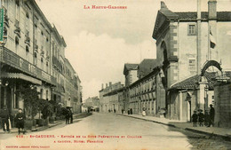 St Gaudens * Rue * Entrée De La Sous Préfecture Et Collège * Grand Hôtel Ferrière - Saint Gaudens