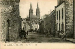 St Pol De Léon * La Rue Corre * Villageois - Saint-Pol-de-Léon