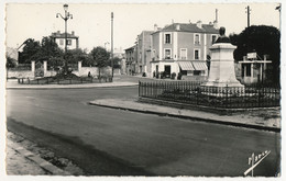 CPSM - CLAMART (Hauts De Seine) - Place Marquis - Clamart