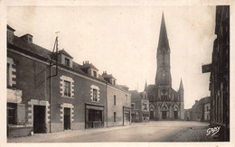 ¤¤   -    CARQUEFOU   -   L'Eglise Et La Place     -   ¤¤ - Carquefou