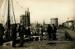 La Rochelle * Le Quai Du Port D'échouage * Retour De Pêche * Pêcheurs - La Rochelle