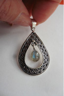 Neuf - Pendentif En Argent 925 Ciselé Serti Goutte Labradorite En Cabochon - Pendentifs