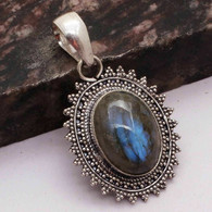 Neuf - Beau Pendentif En Argent 925 Ciselé Serti D'une Labradorite Bleutée - Pendants