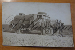 Real Picture Postcard. Camion,transport De Liquide. Vrachtwagen Transport Van Vloeistof. " D...IERE CO." Alger? Afrike? - Camions & Poids Lourds