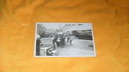 CARTE POSTALE PHOTO ANCIENNE NON CIRCULEE DATE ?../ LIEU A IDENTIFIER TRES ANIMES VOITURE TRACTION ?.. - Photos