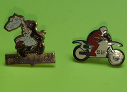 Lot 2 PIN'S - Moto - Electroménager Laden , Elf - Vers 1980 - Motos