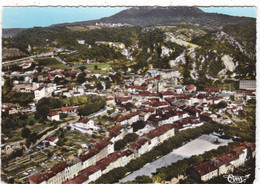 83.  BARJOLS.  CPSM. VUE AERIENNE. VUE GENERALE. LES MONTS BESSILLON - Barjols