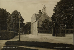 Bourton On The Water (Cotswold) Photo Card Powells Series No 24 19??d - Sonstige & Ohne Zuordnung