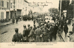 Reims * 1200 Prisonniers Allemands Dans Le Ville * Guerre 14/18 * Ww1 War * Passage Des Troupes - Reims
