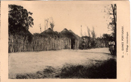GUINÉ  BISSAU - Village Mandingue - Guinea-Bissau