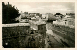 Ile De Ré * St Martin De Ré * Entrée Du Port à Marée Basse * Les Fortifications Vauban - Saint-Martin-de-Ré