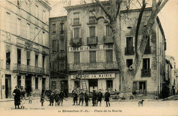 Rivesaltes * La Place De La Mairie * Café De La Mairie * Hôtel De Ville - Rivesaltes