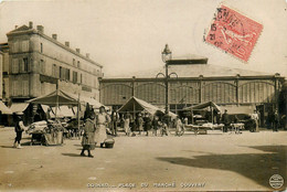Cognac * Carte Photo * La Place Du Marché Couvert * Foire Marchands * Les Halles Halle * Chapellerie - Cognac