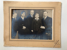 Oude Foto Op Karton - Familiefoto - Fotograaf: J. E. Preud'homme - Geel - Persone Anonimi